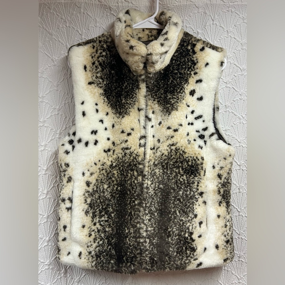 Fu Da Rabbit Small faux Fur Vest with Black and Cream Pattern
